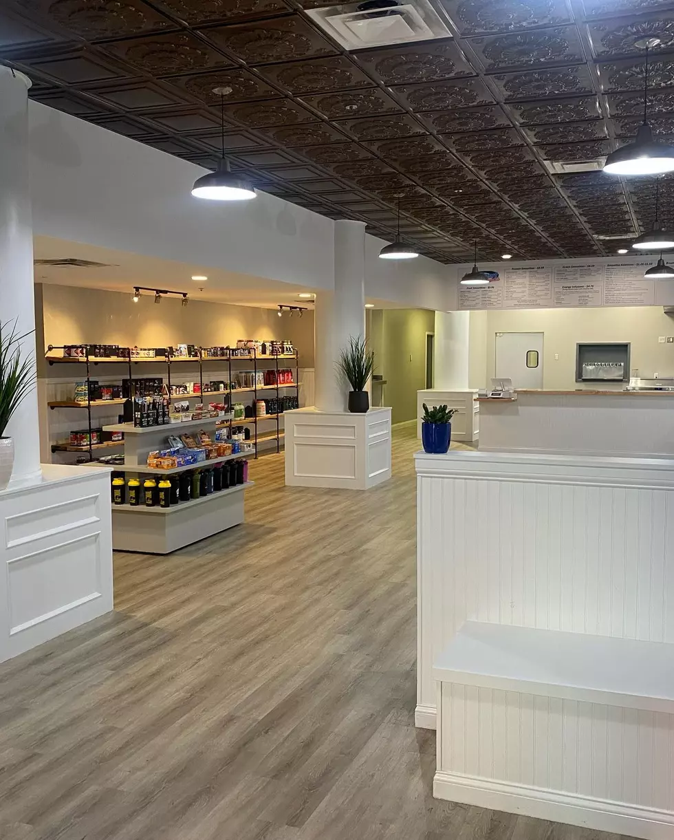 Cedar Rapids Cafe Changes Name, Plans Expansion, & Signs Hannah Stuelke