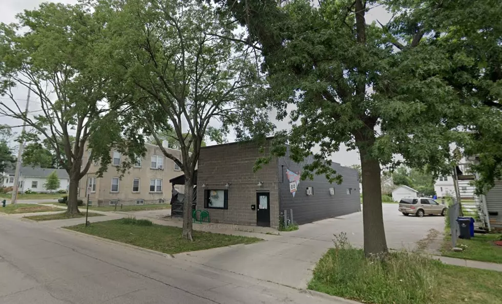A New Dive Bar/Restaurant is Now Open in Cedar Rapids