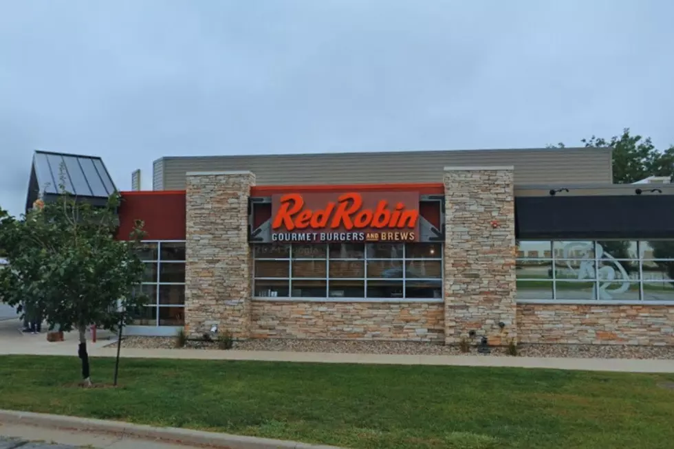 Are Red Robin Restaurants in Iowa Closing?
