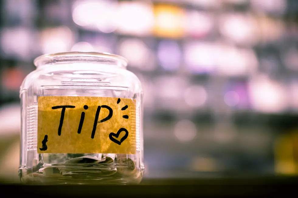 Tipping Culture in 2025 – How Generous Are Iowans?