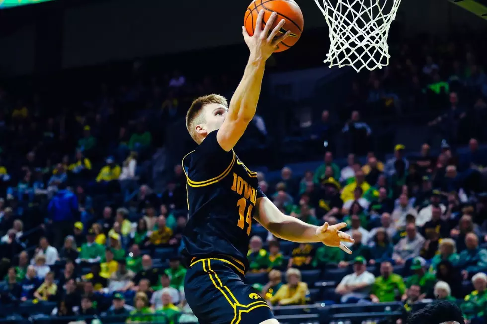 Career Night From Bennett Stirtz Pushes Iowa Past Oregon